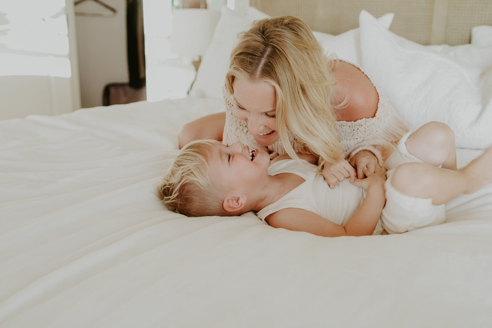family-in-home-photography-maternity-encinitas-oceanside-16