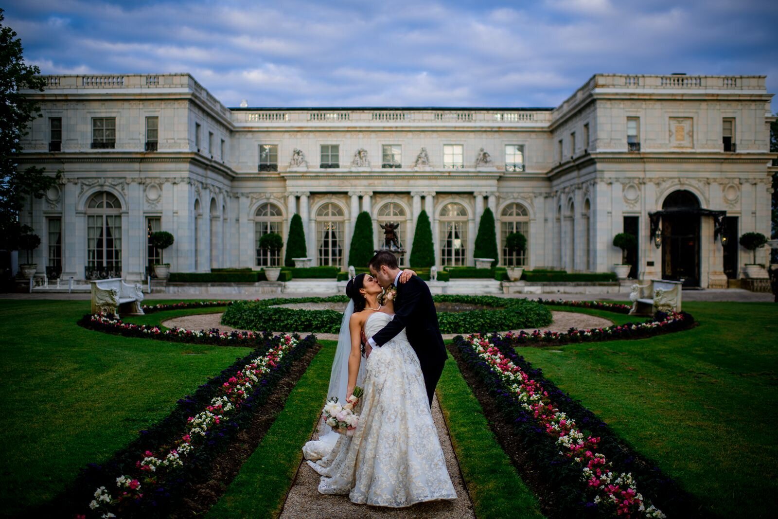 leila-james-events-newport-ri-wedding-planning-luxury-events-rosecliff-mansion-laura-and-seamus-trevor-holden-photography-29- COVER