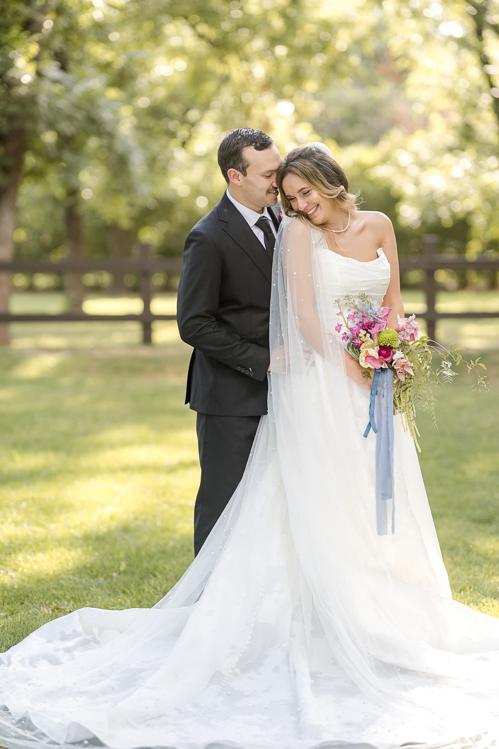 Phoenix-Wedding-Photographer-and-Videographer-Venue-at-the-Grove-PayWed-1106