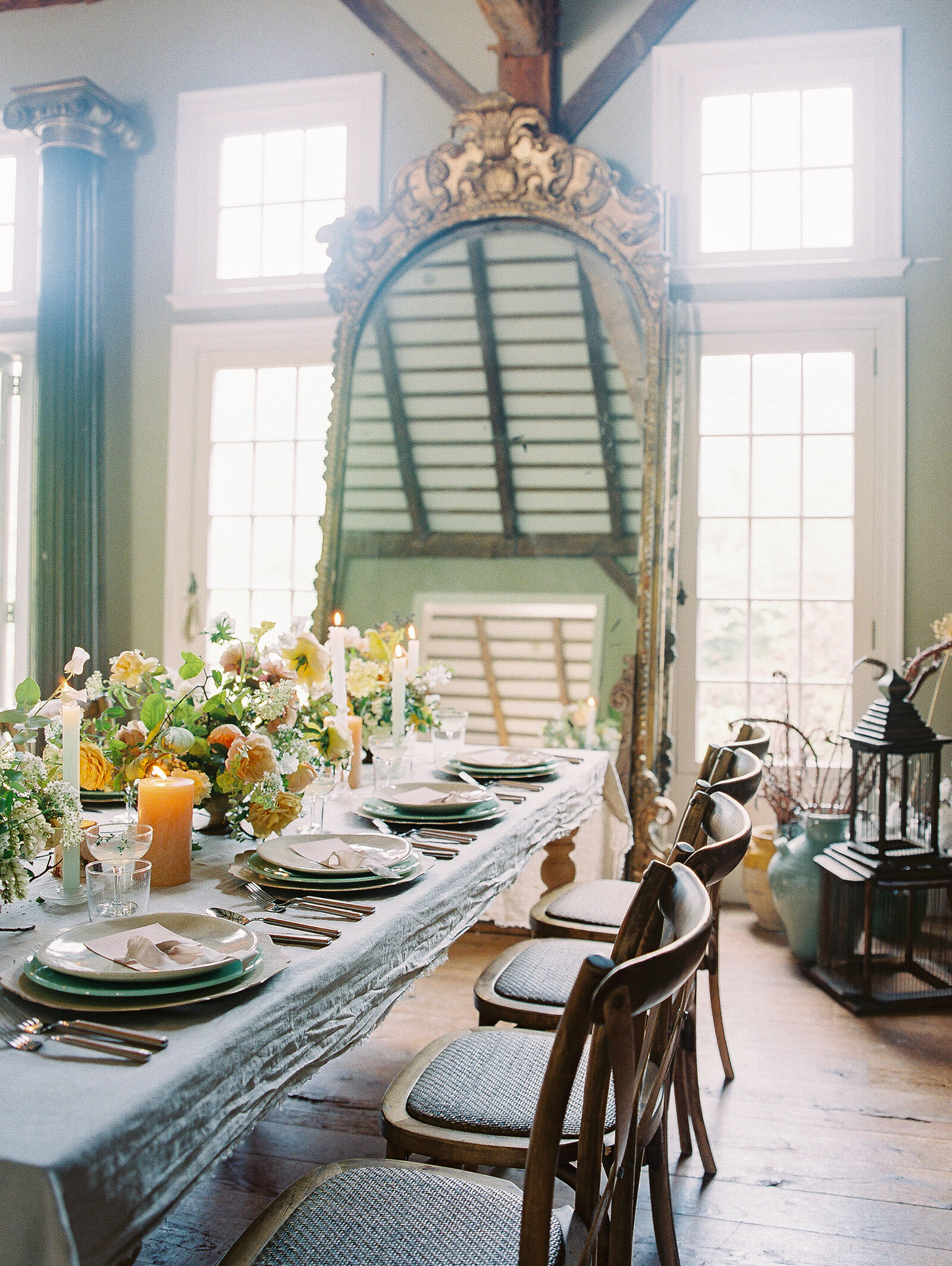 max-owens-design-at-home-floral-arrangements-29-dining-room