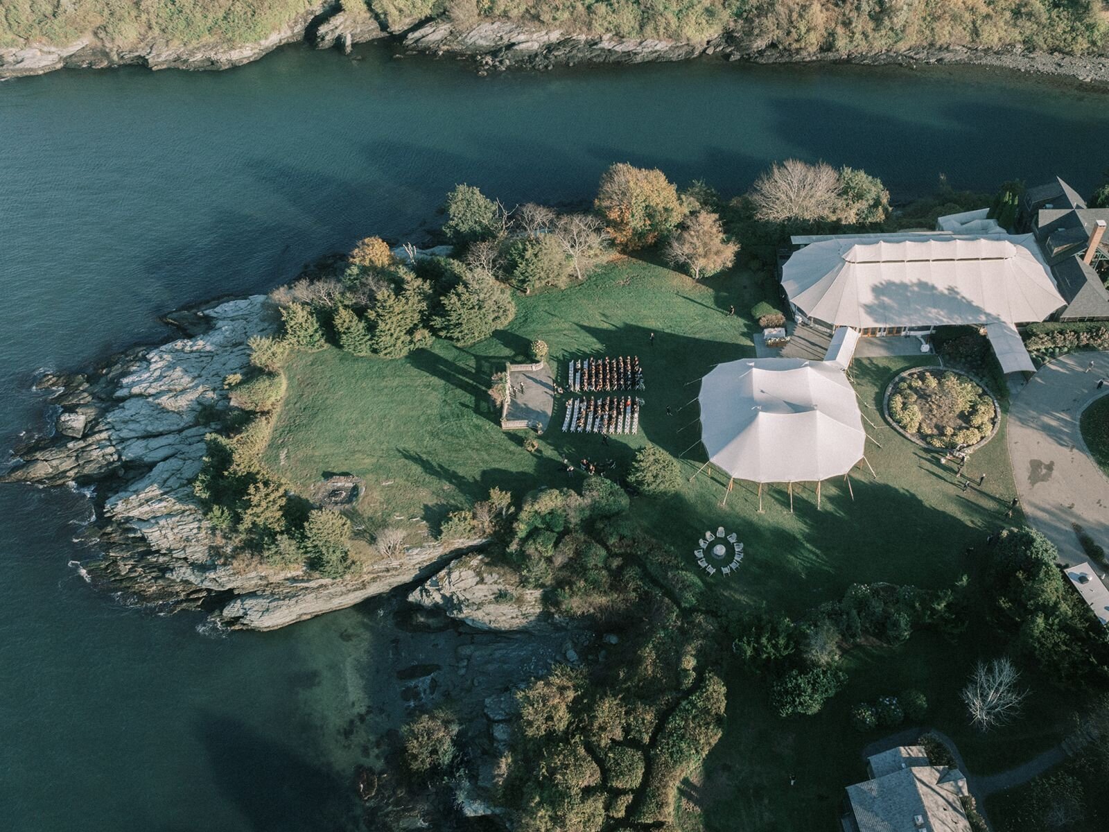leila-james-events-newport-rhode-island-luxury-wedding-planner-castle-hill-inn-venue-jillian-knight-wedding-photographer-5.Ceremony-23 copy