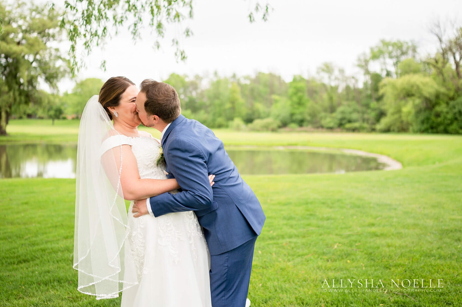 Wedding-at-River-Club-of-Mequon-384