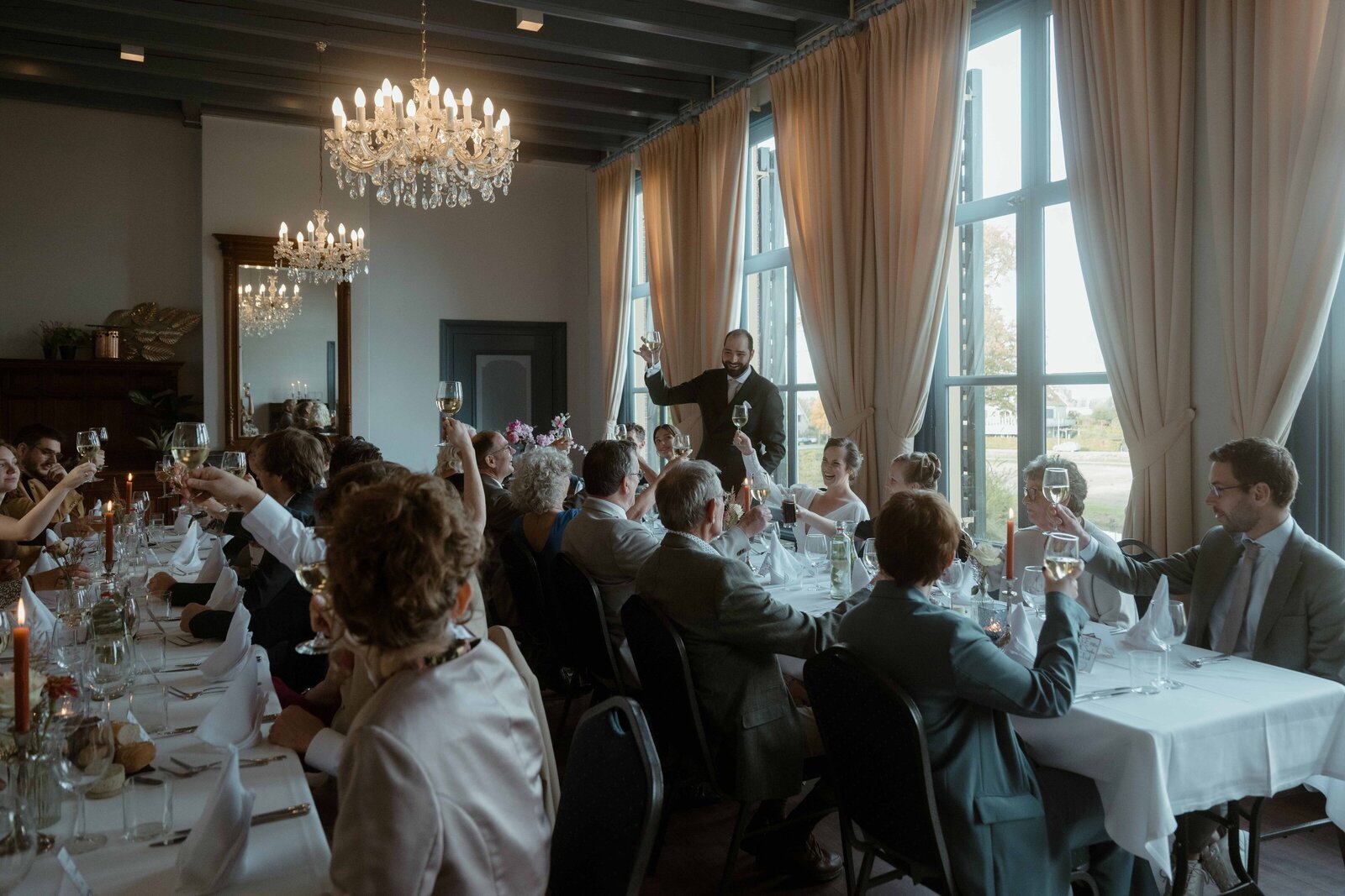 Bruiloft diner vastgelegd door trouwfotograaf Lauw Design & Photography