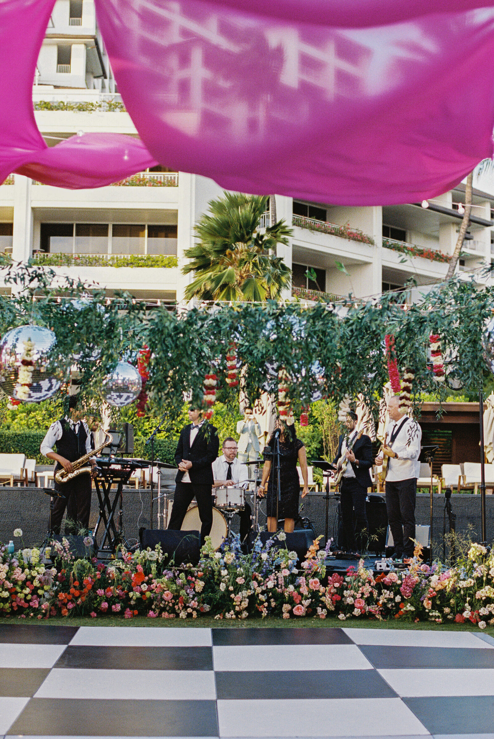 Four Seasons Colorful Wedding on Oahu by Amanda Hartfield-19