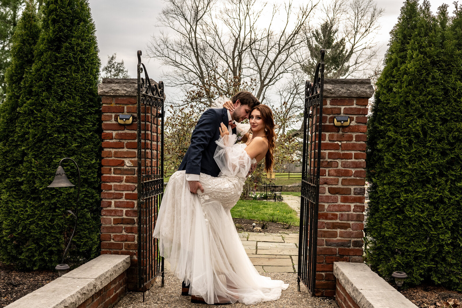 Indiana_wedding_photographer_evie_jill_photography_blueberry_hill_estate-049