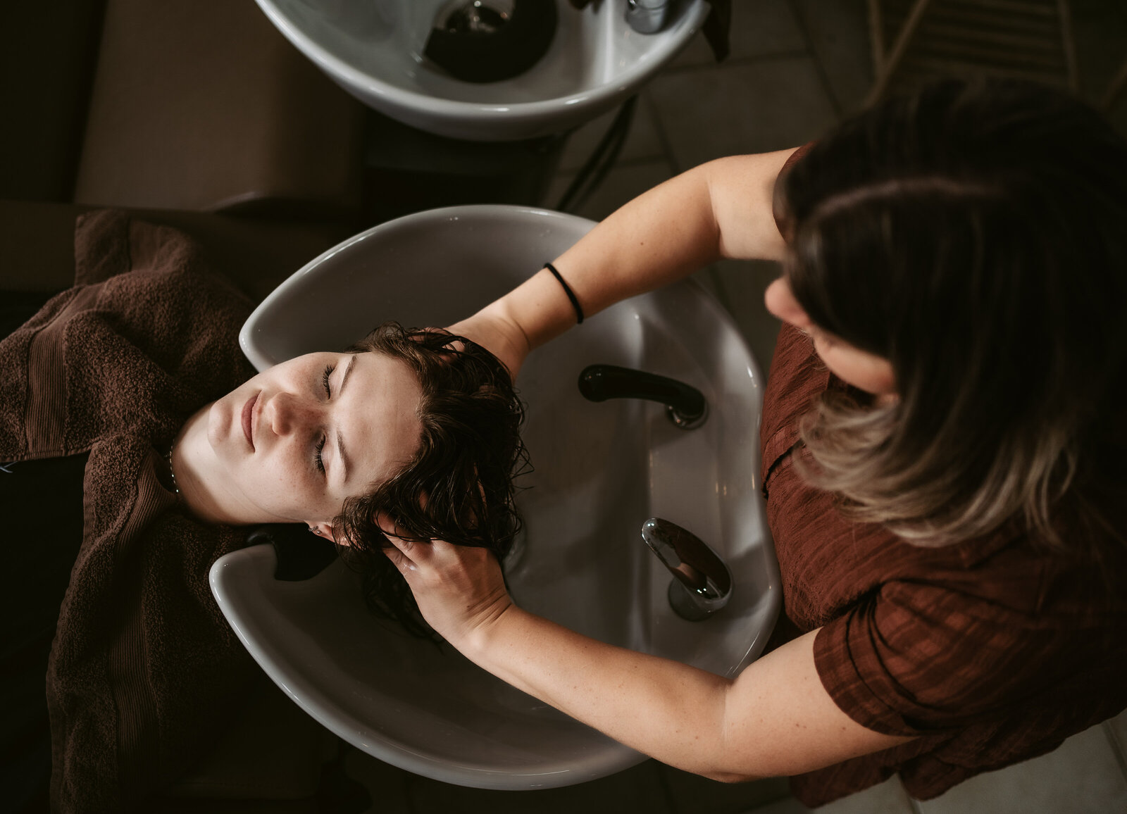 Füsse von einem Neugeborenen Baby