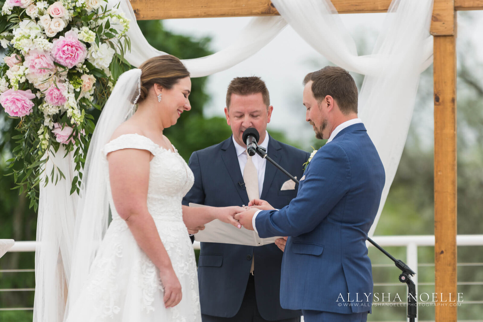 Wedding-at-River-Club-of-Mequon-632