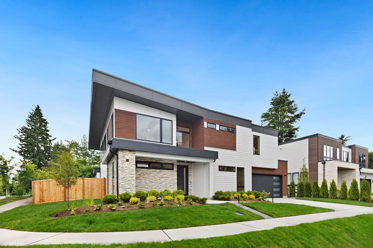 Livingston-Custom-Homes-West-Kelowna-Spec-Build-Front-Exterior