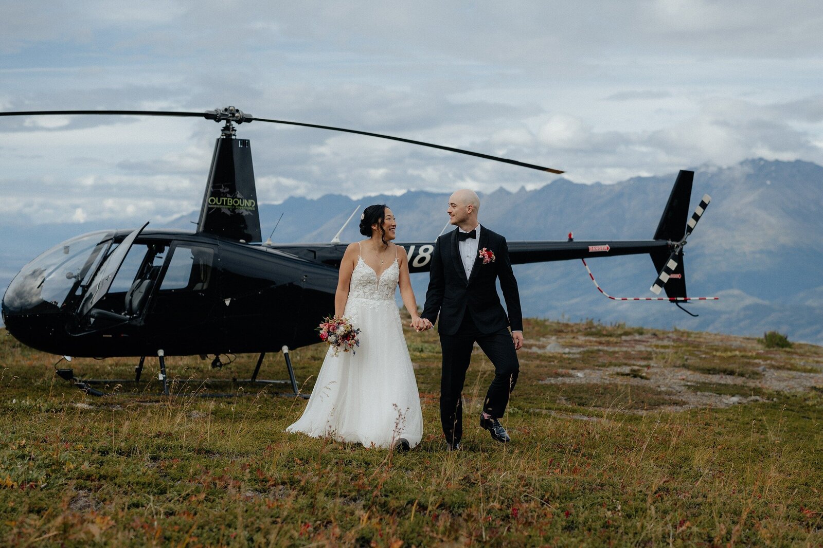 Christina+Matt_Knik-Glacier-Elopement_EmeliaKPhotography-49