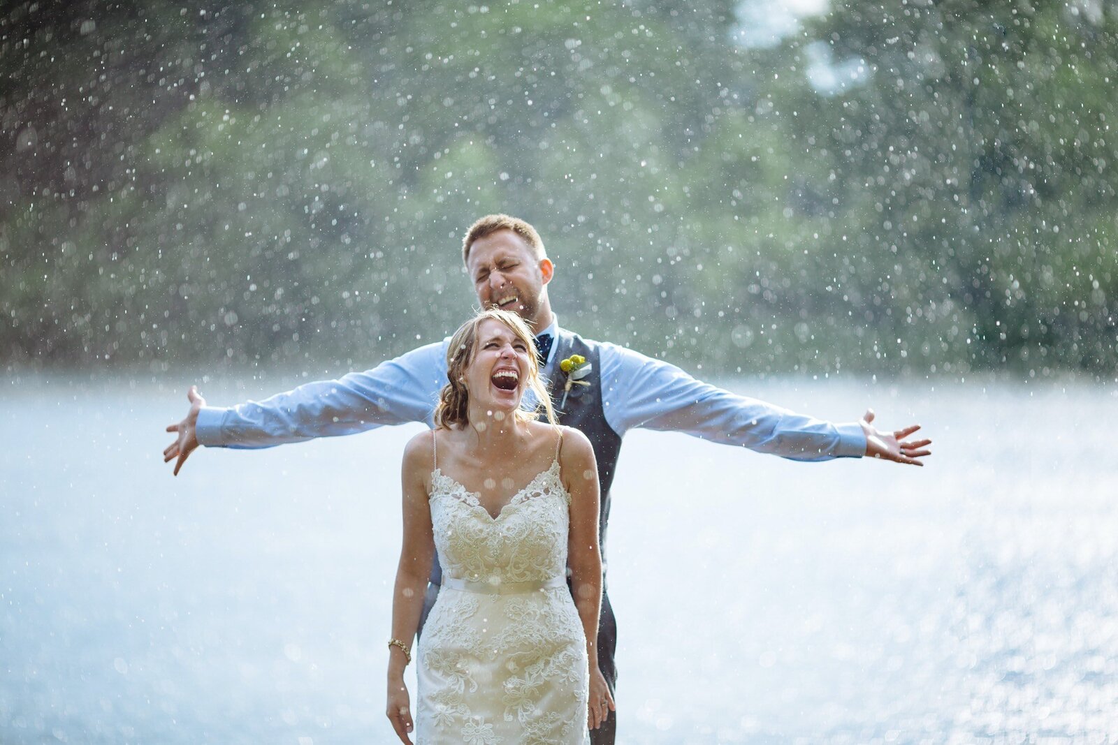 rainy-camp-wedding-wisconsin