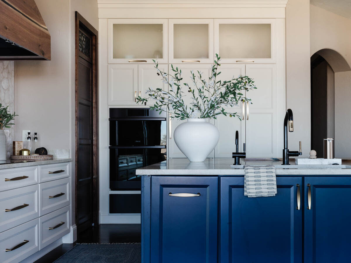 Warm and Luxe Contemporary Glam Transitional Kitchen by Peggy Haddad Interiors 37