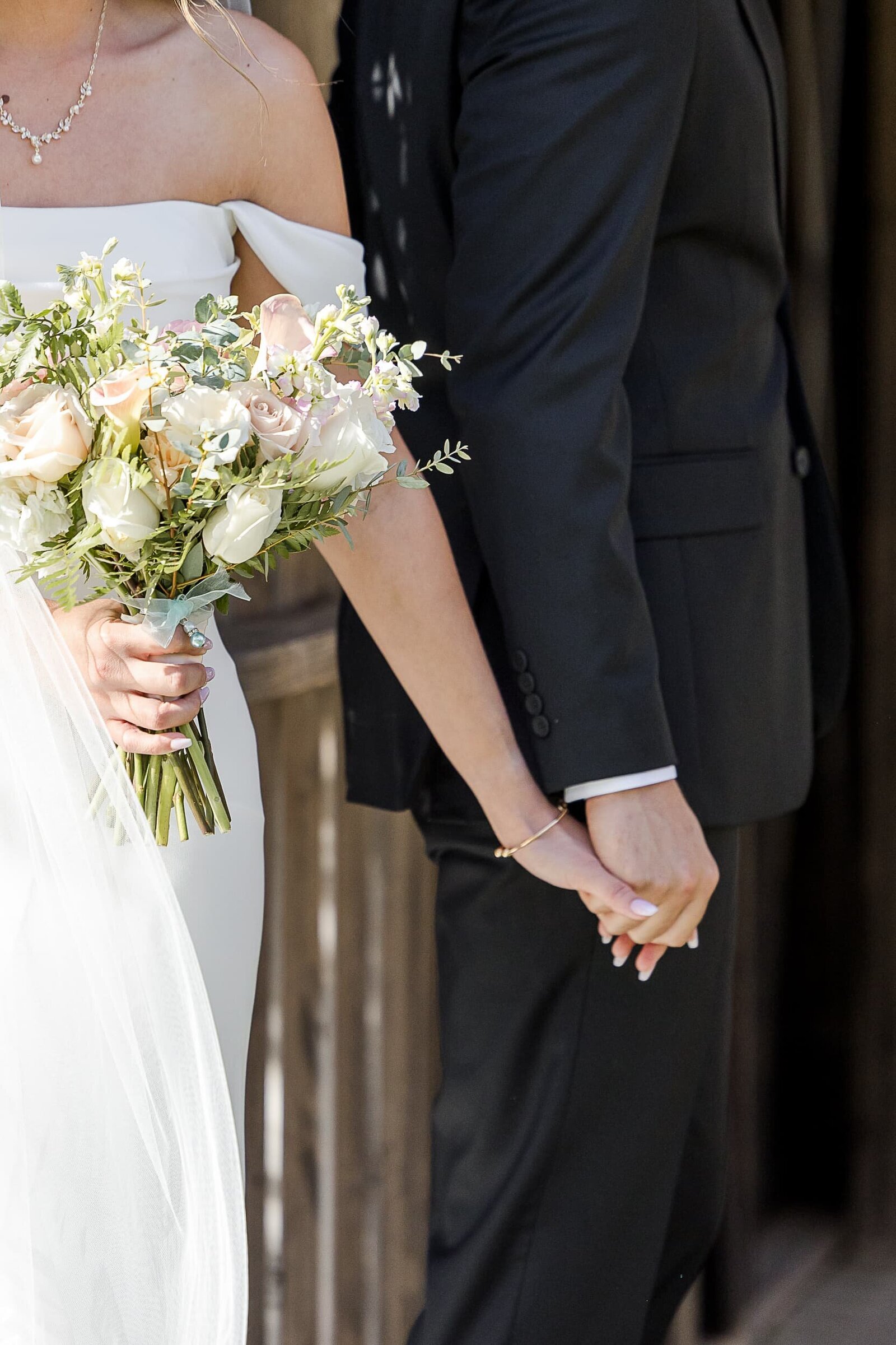 Phoenix-Wedding-Photographer-and-Videographer-Venue-at-the-Grove-WoodWed-1182