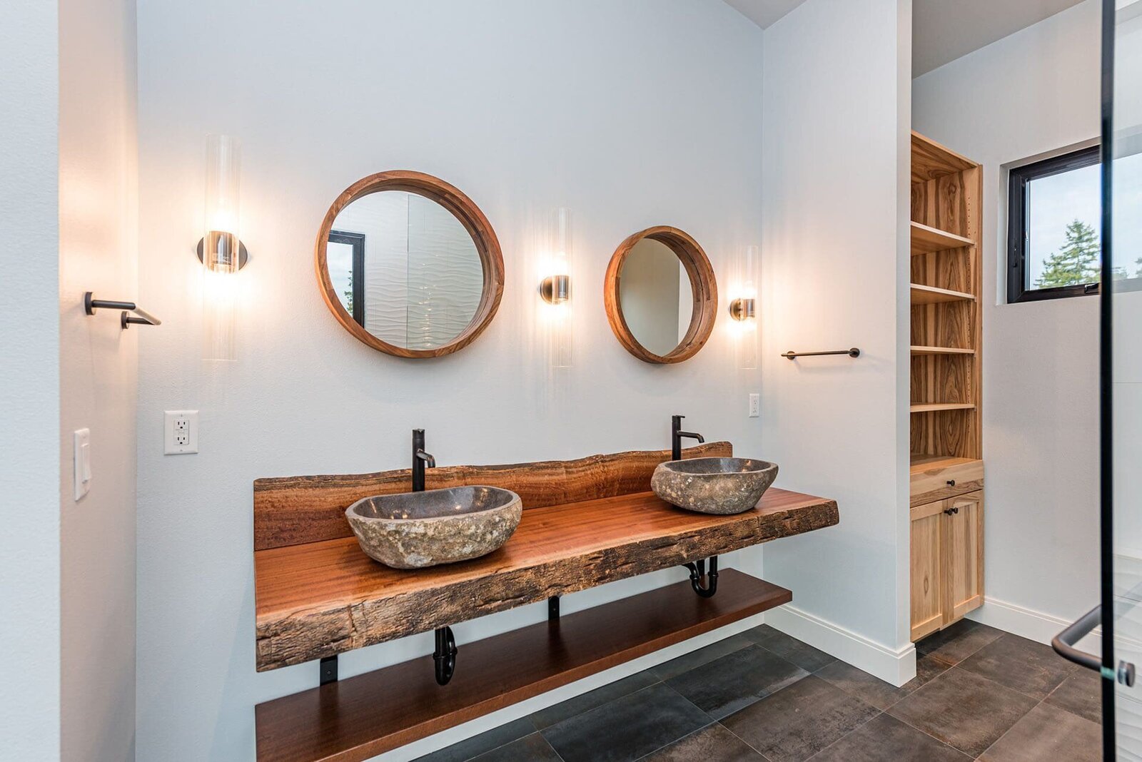Livingston-Custom-Homes-Kelowna-Custom-Build-Denton-Moss-bathroom
