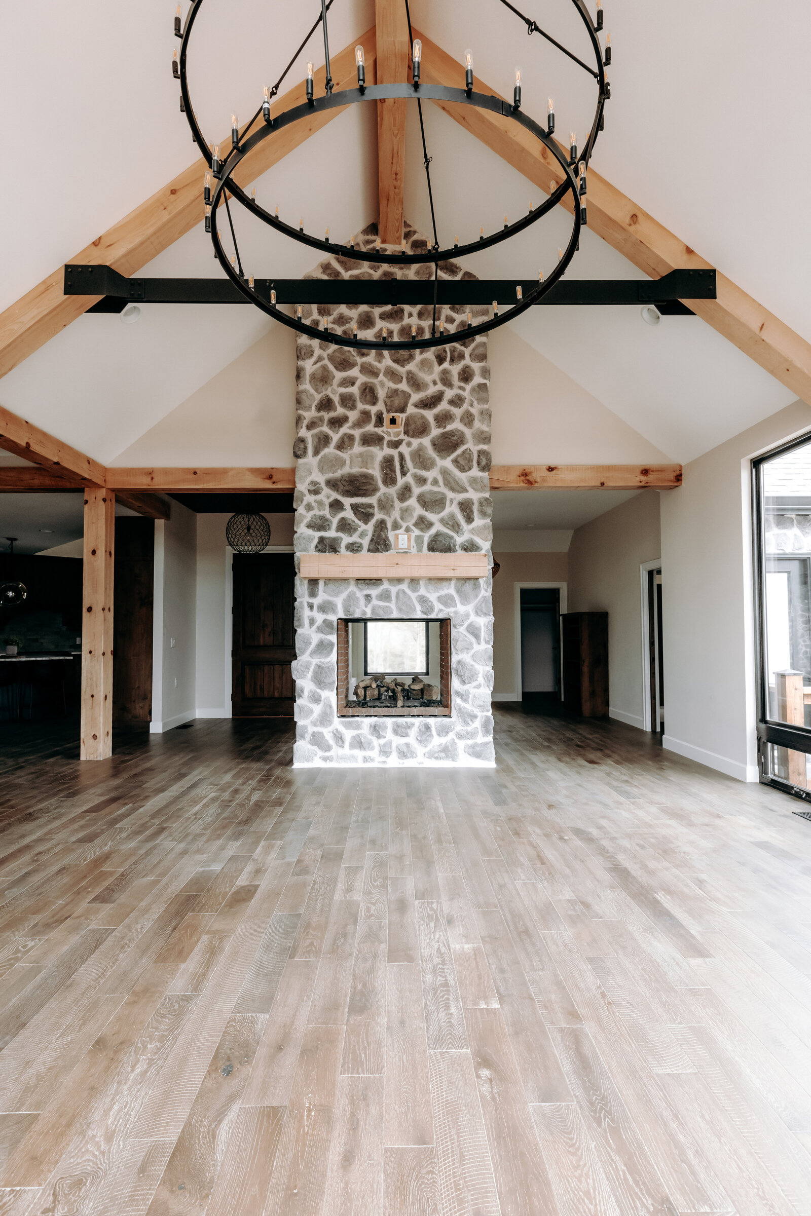 LIVINGROOMFIREPLACE(2)