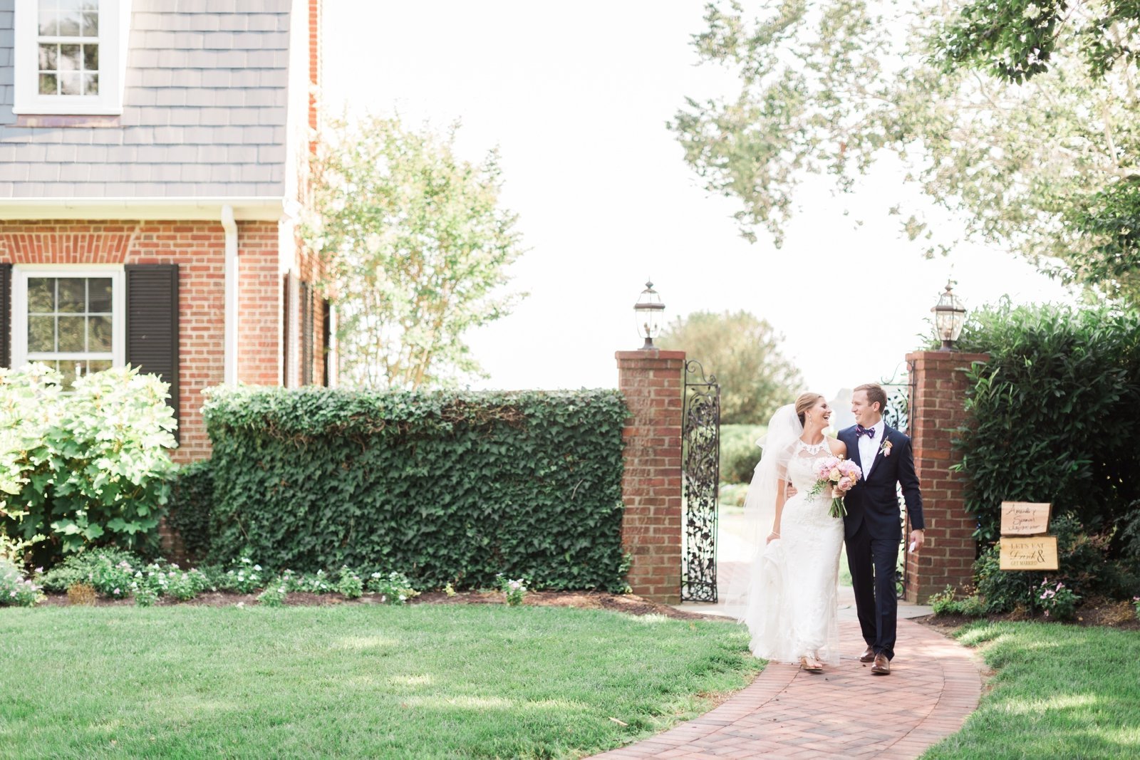 i-pink-floral-va-estate-wedding_1618
