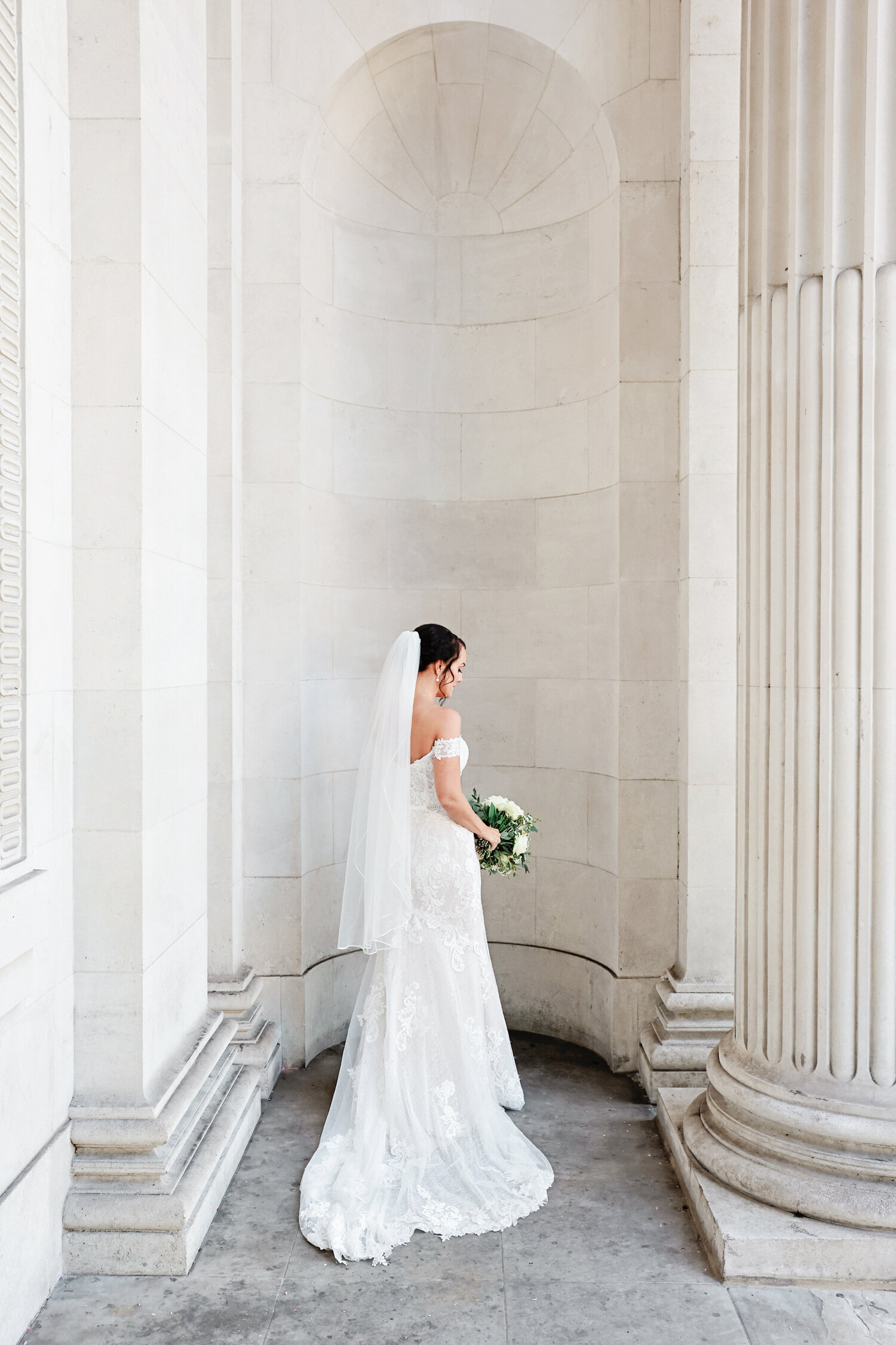 London-wedding-at-Marylebone-Town-Hall