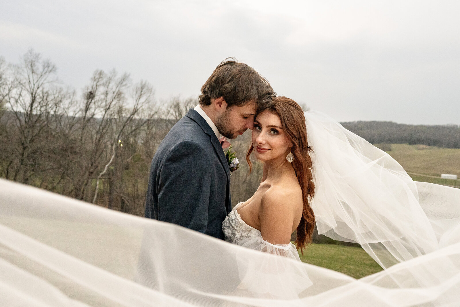 Indiana_wedding_photographer_evie_jill_photography_blueberry_hill_estate-095