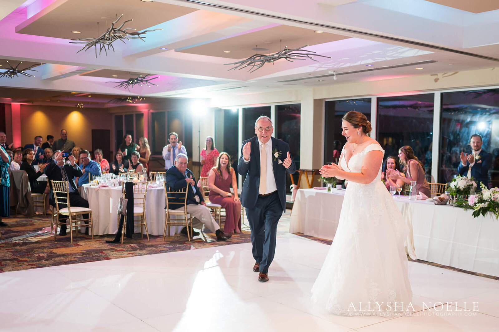 Wedding-at-River-Club-of-Mequon-894
