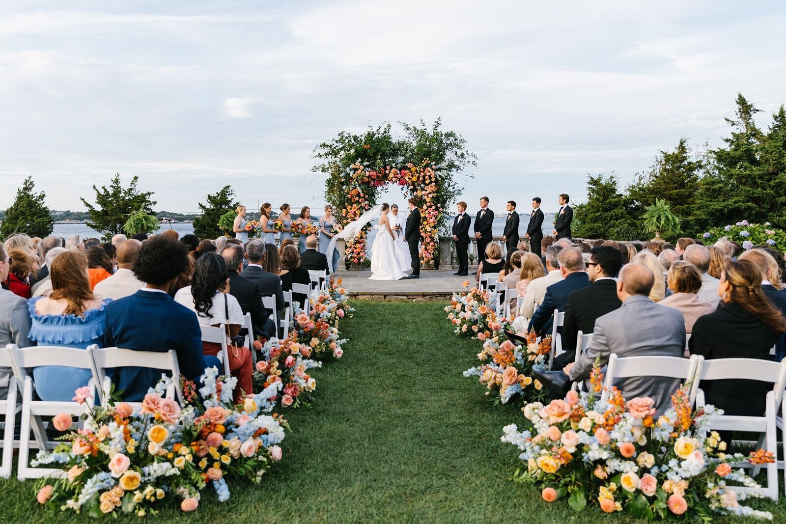 leila-james-events-newport-rhode-island-luxury-wedding-planner-castle-hill-inn-venue-erin-mcginn-wedding-photographer-bright-florals-CH0822 copy