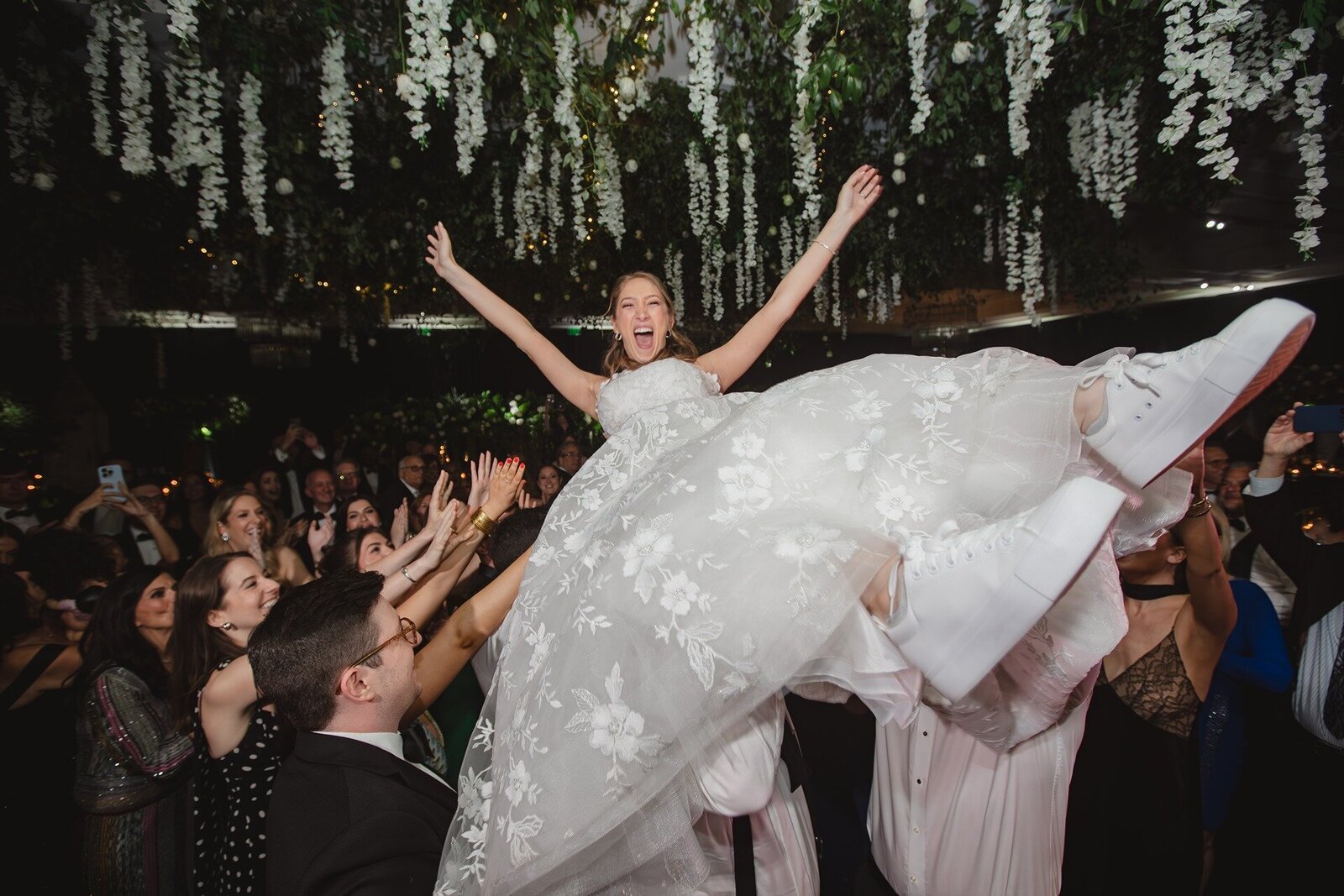 woodfield-country-club-bride-lifted-1