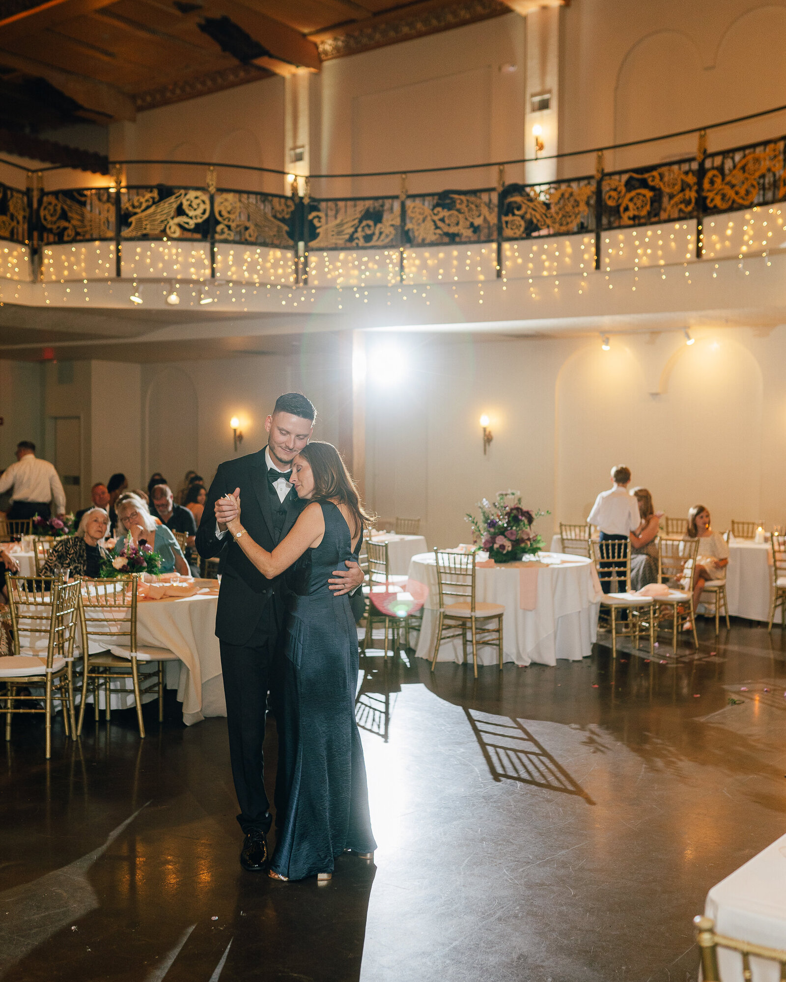 Corby Intercontinental Hotel Kansas City Wedding Plaza-258