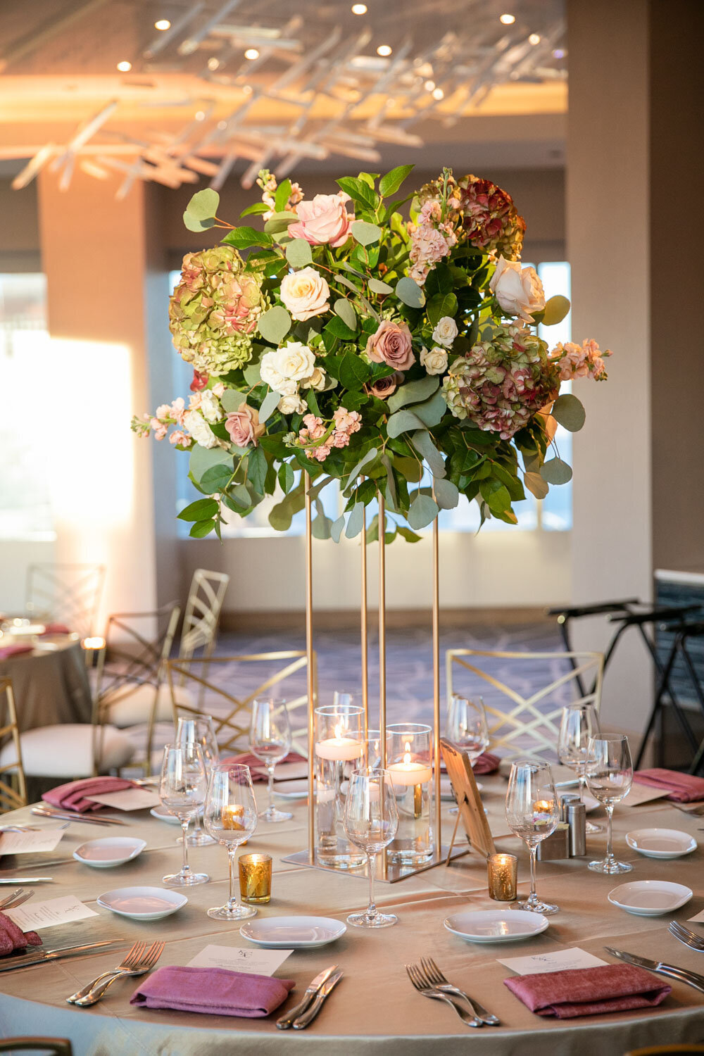 Elegant floral centerpiece for a wedding