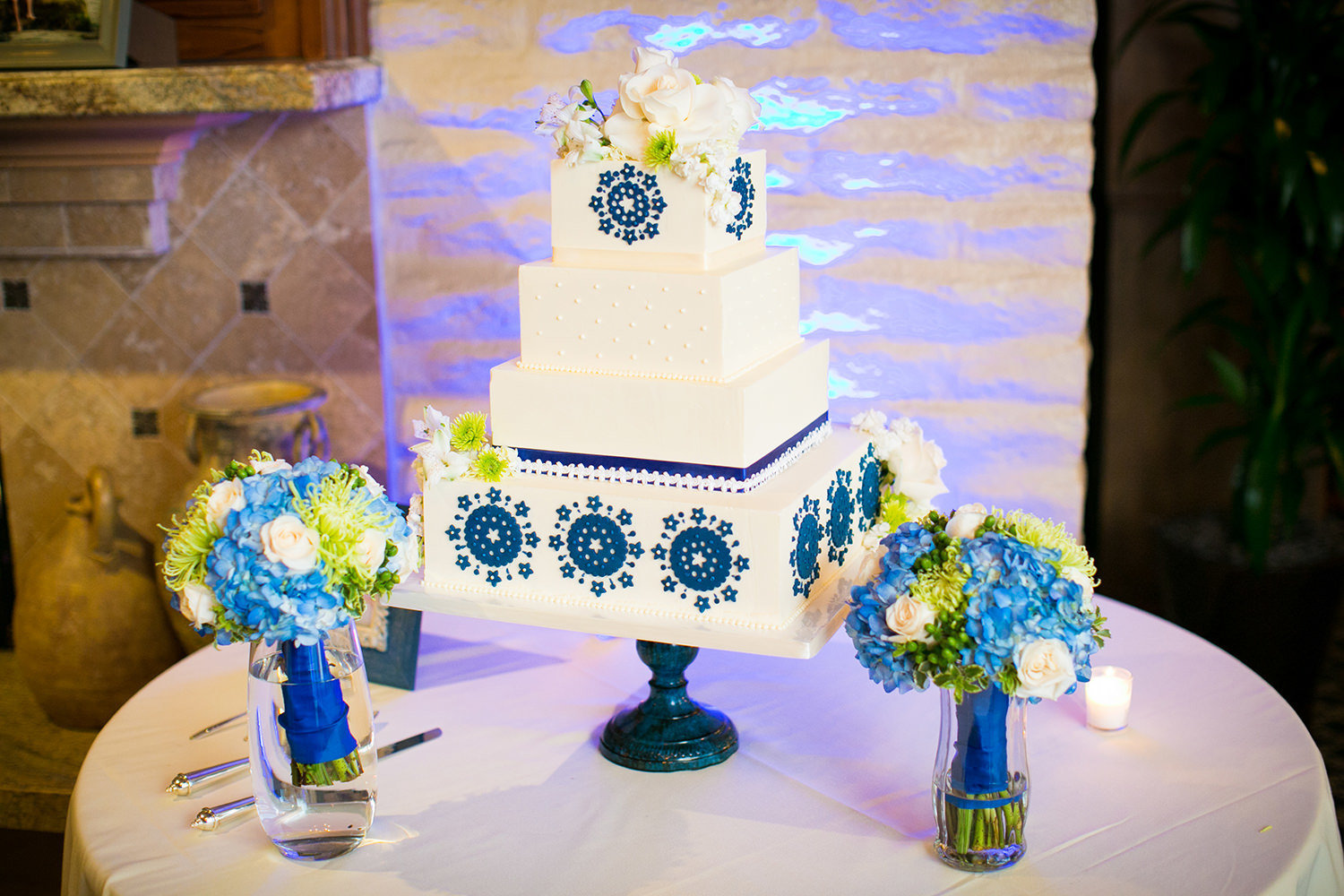 cake table at reception