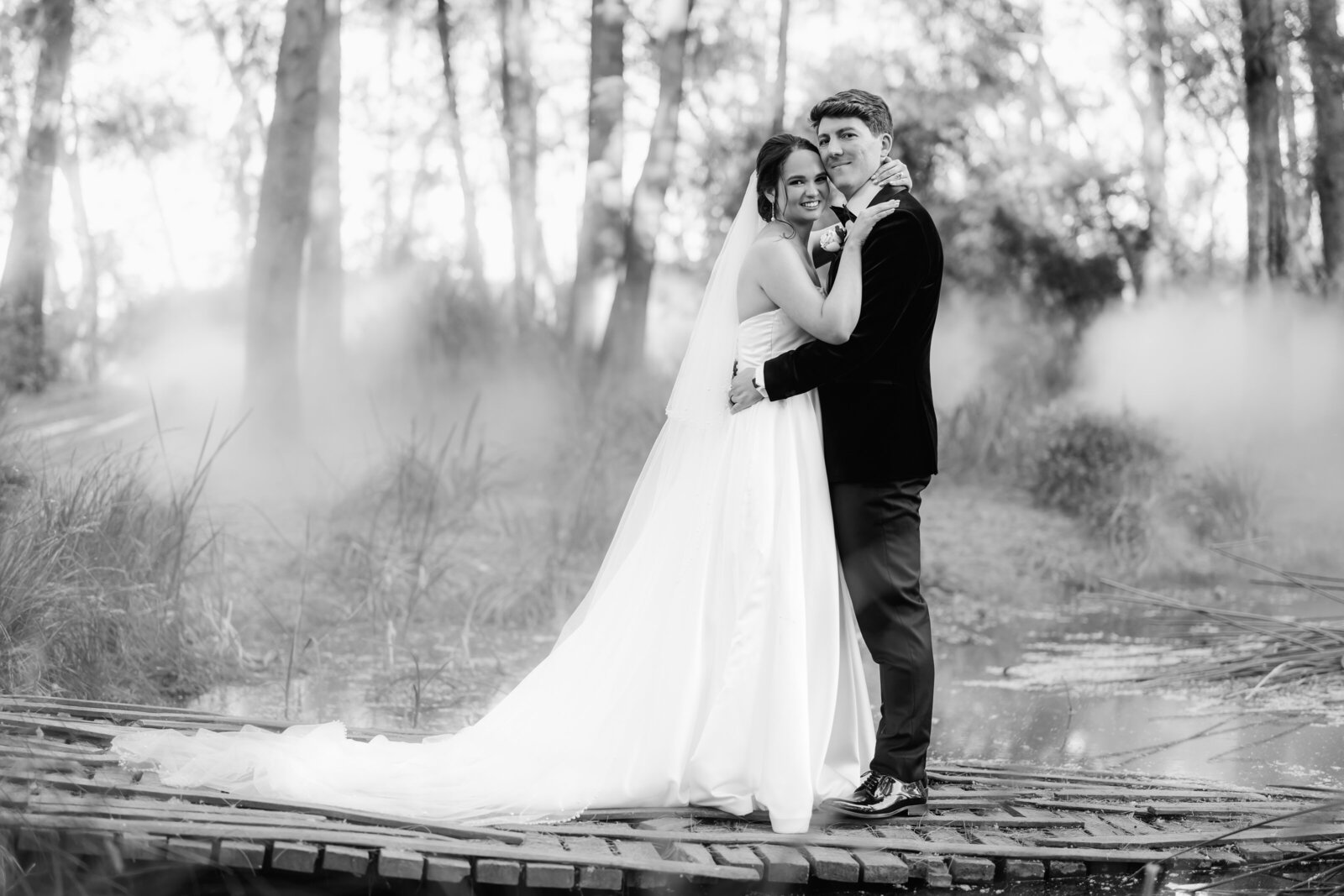 Bride and groom kissing in Canberra