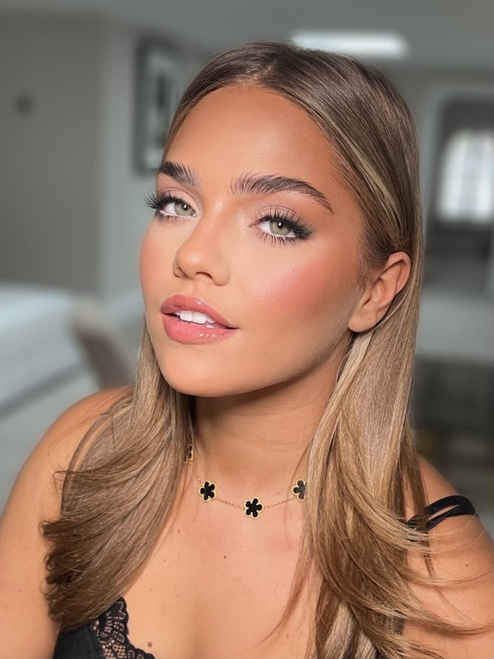 Facetune_02-07-2023-19-18-57