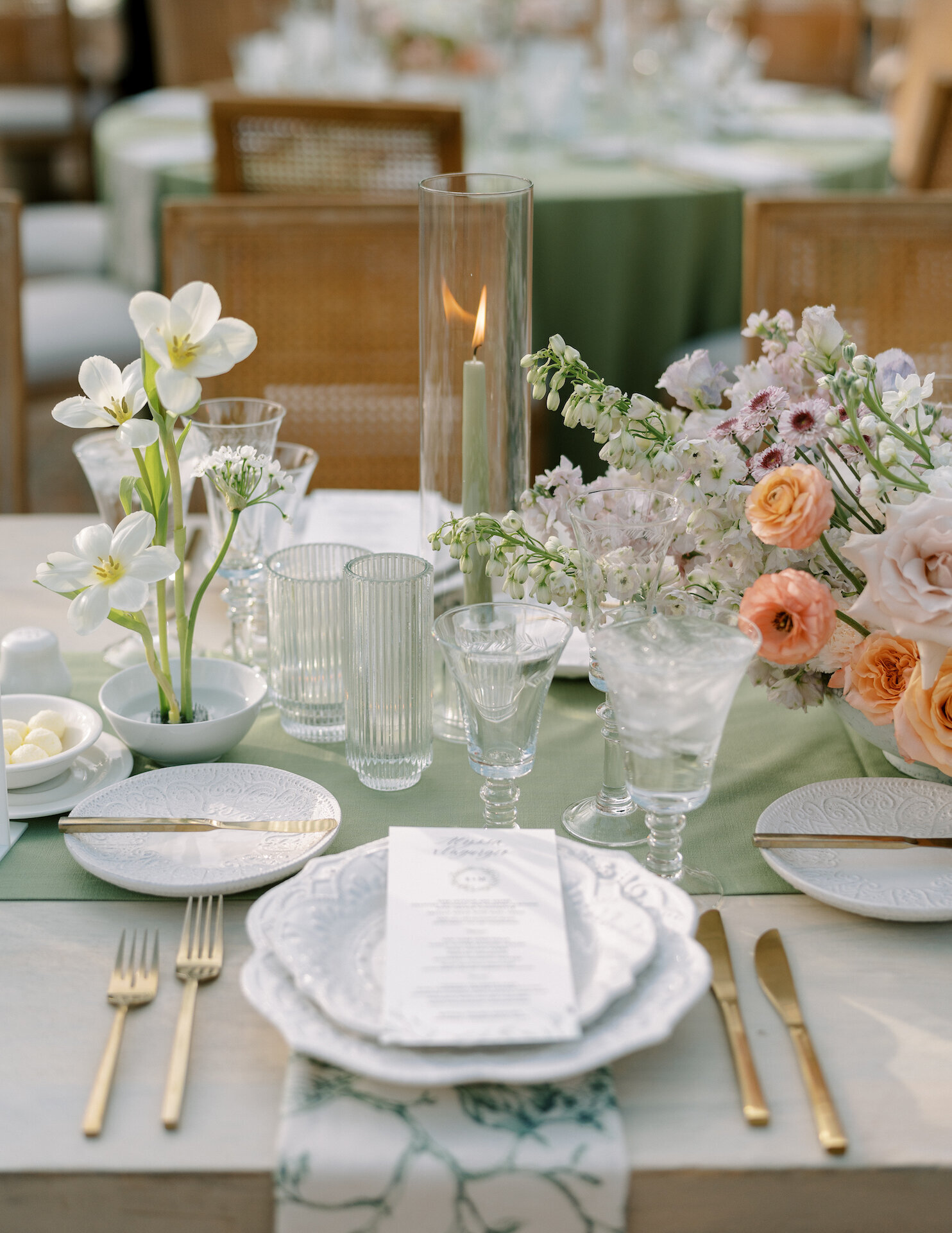 elegant-winter-wedding-reception-flower-frogs-wedding-florist-phoenix