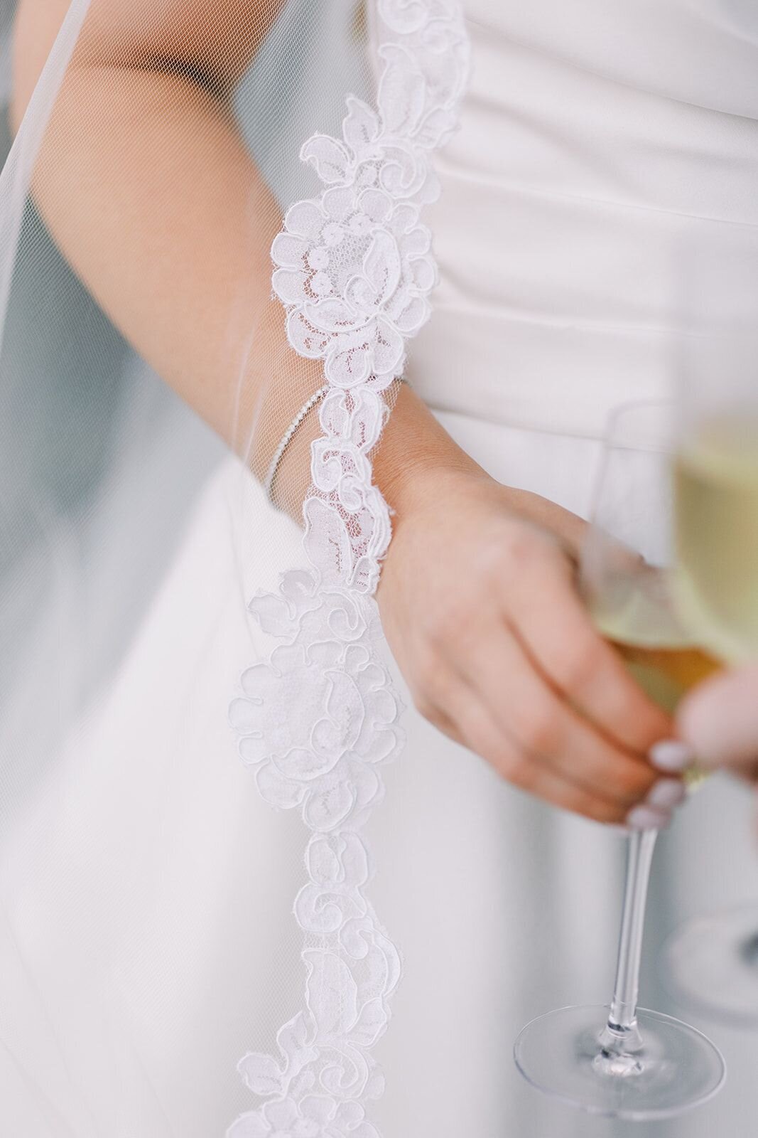 leila-james-events-newport-rhode-island-luxury-wedding-planner-castle-hill-inn-venue-emily-march-payne-wedding-photographer-VaughanWedding_0743 copy 2