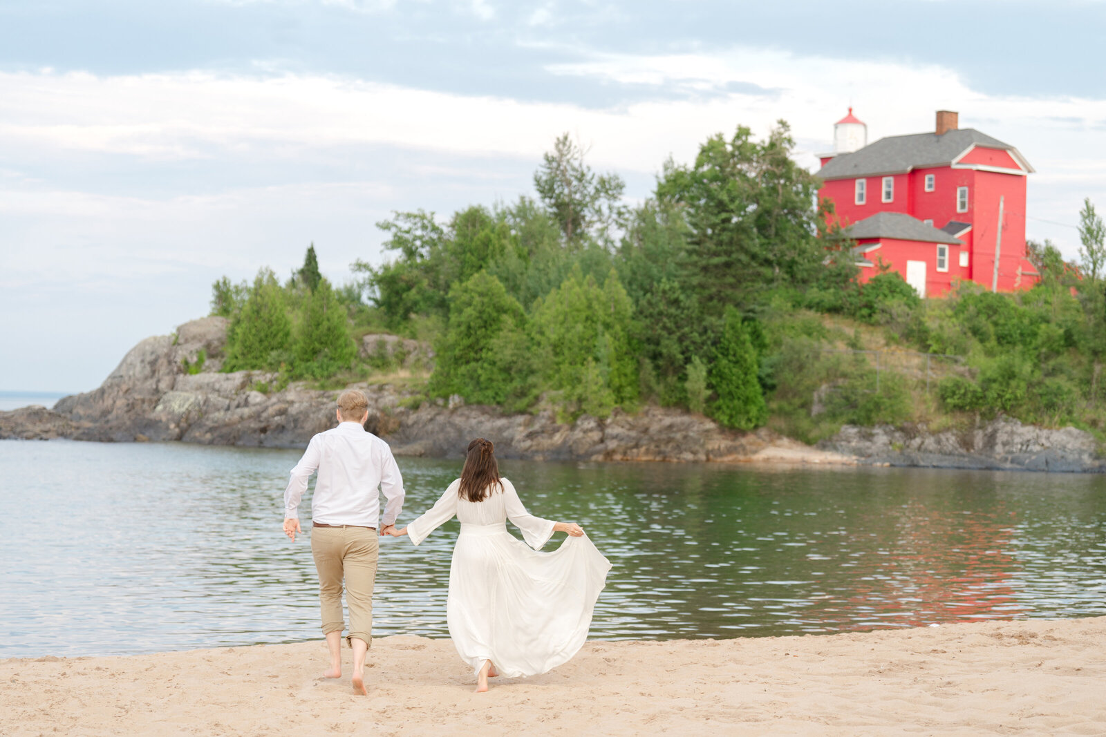 wedding photography in marquette at mccartys cove
