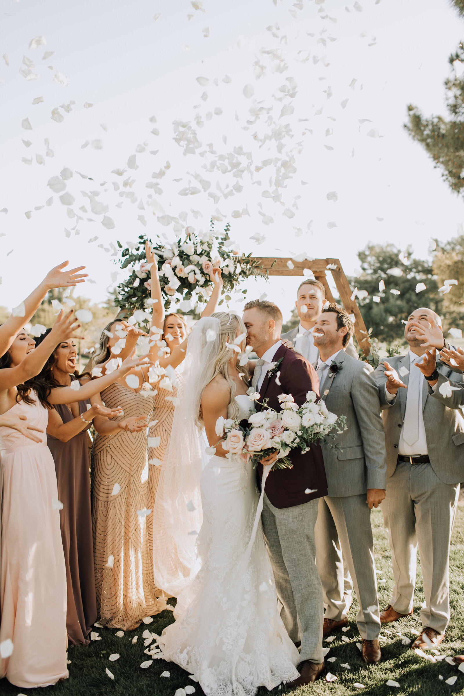 bridal-party-arizona-ceremony-wedding-bouquet