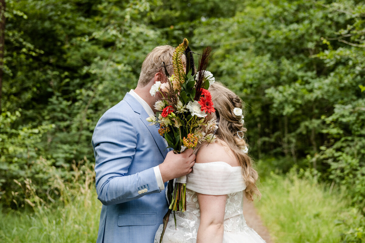 Trouwfotograaf Friesland, bruidsfotograaf, trouwen bij Paviljoen de Leyen (59)