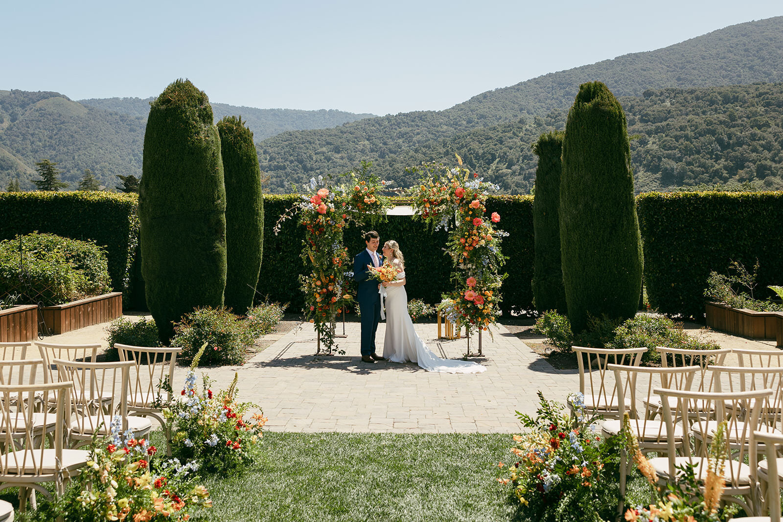 Colorful Bernardus Spring Wedding25