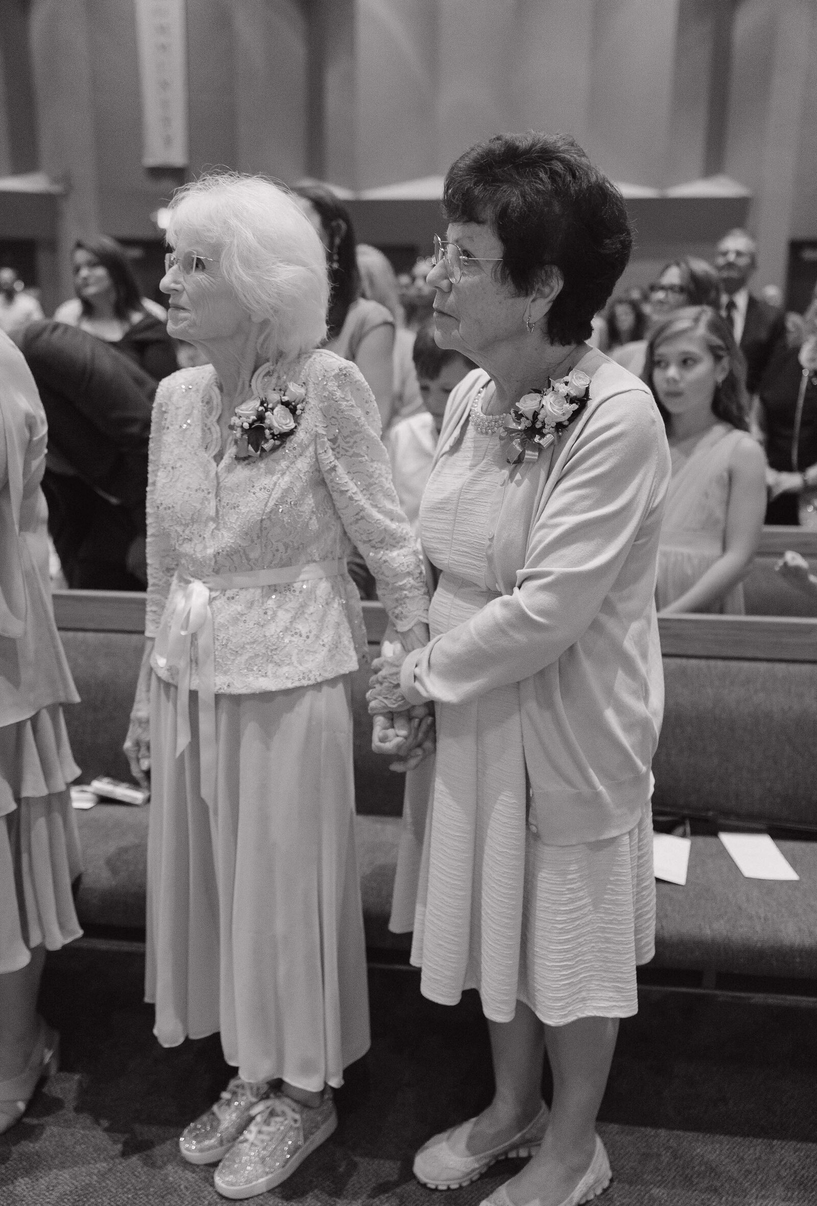 grace-trexel-photo-grandma-emotional-candid-wedding