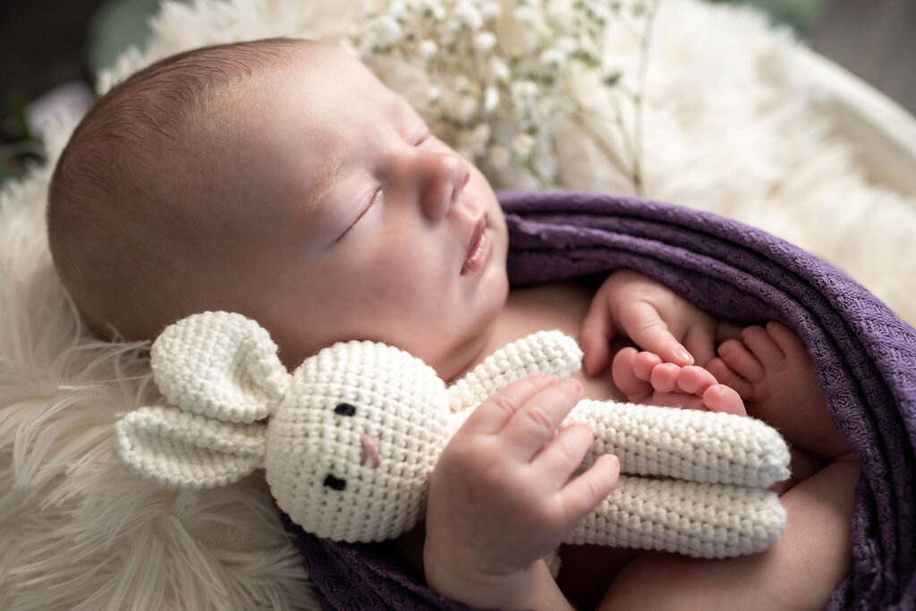 DEL0812NEWBORNSTUDIOSESSION-42