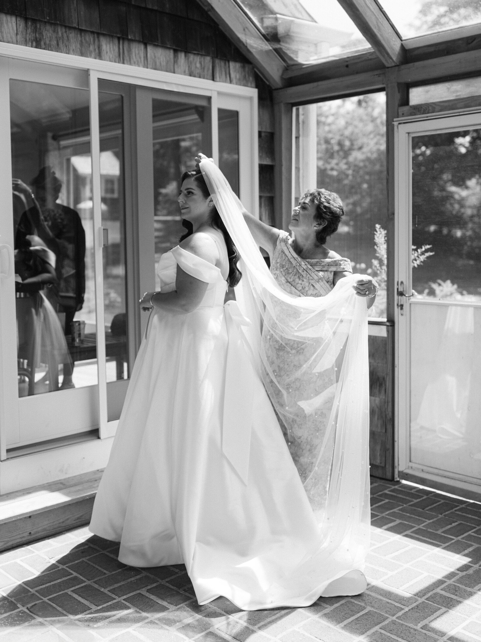 1059-torianna-brooke-portraiture-overbrook-house-wedding-cape-cod-massachesetts-hailey-aaron