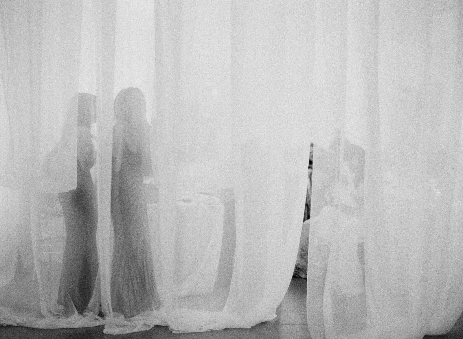 AUSTIN-MODERN-MONOCHROMATIC-INDIAN-WEDDING-00818