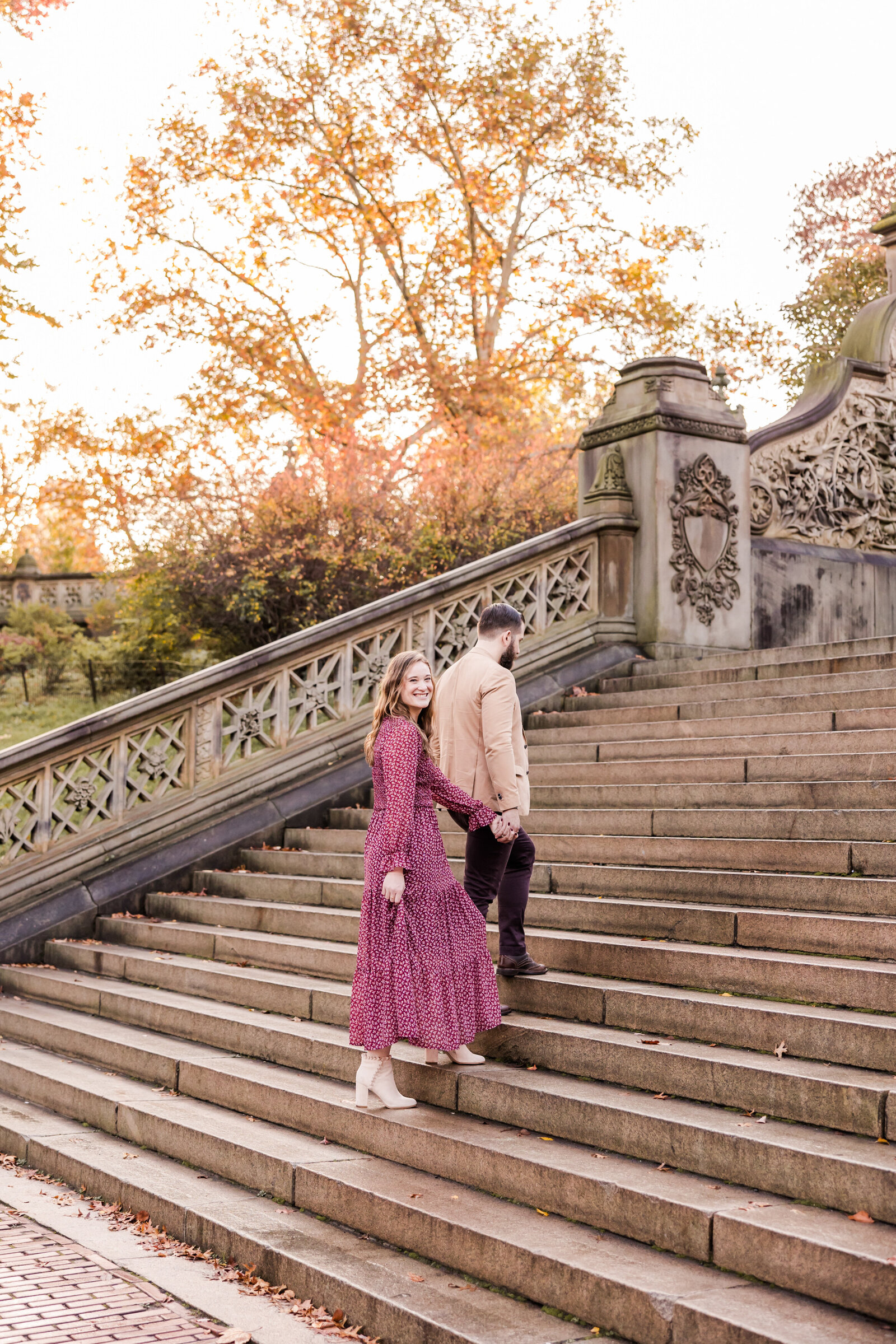 17Central_Park_Fall_Bethesda_Fountain_Engagement_Photos_Koncick108