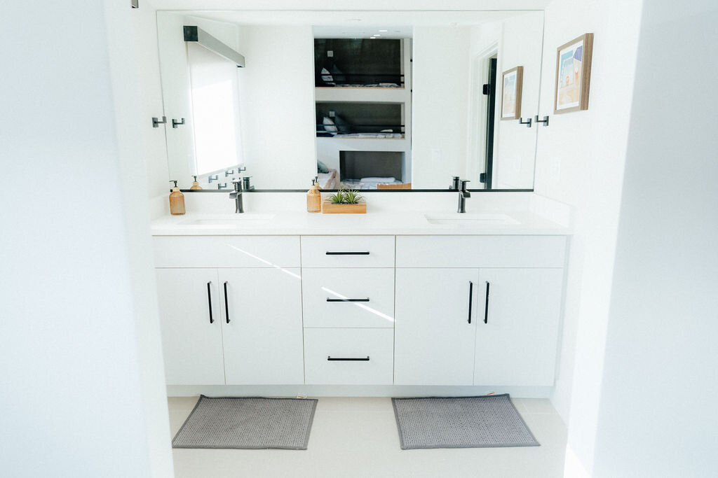 Beezah_FrankiesPlace_ALL-264