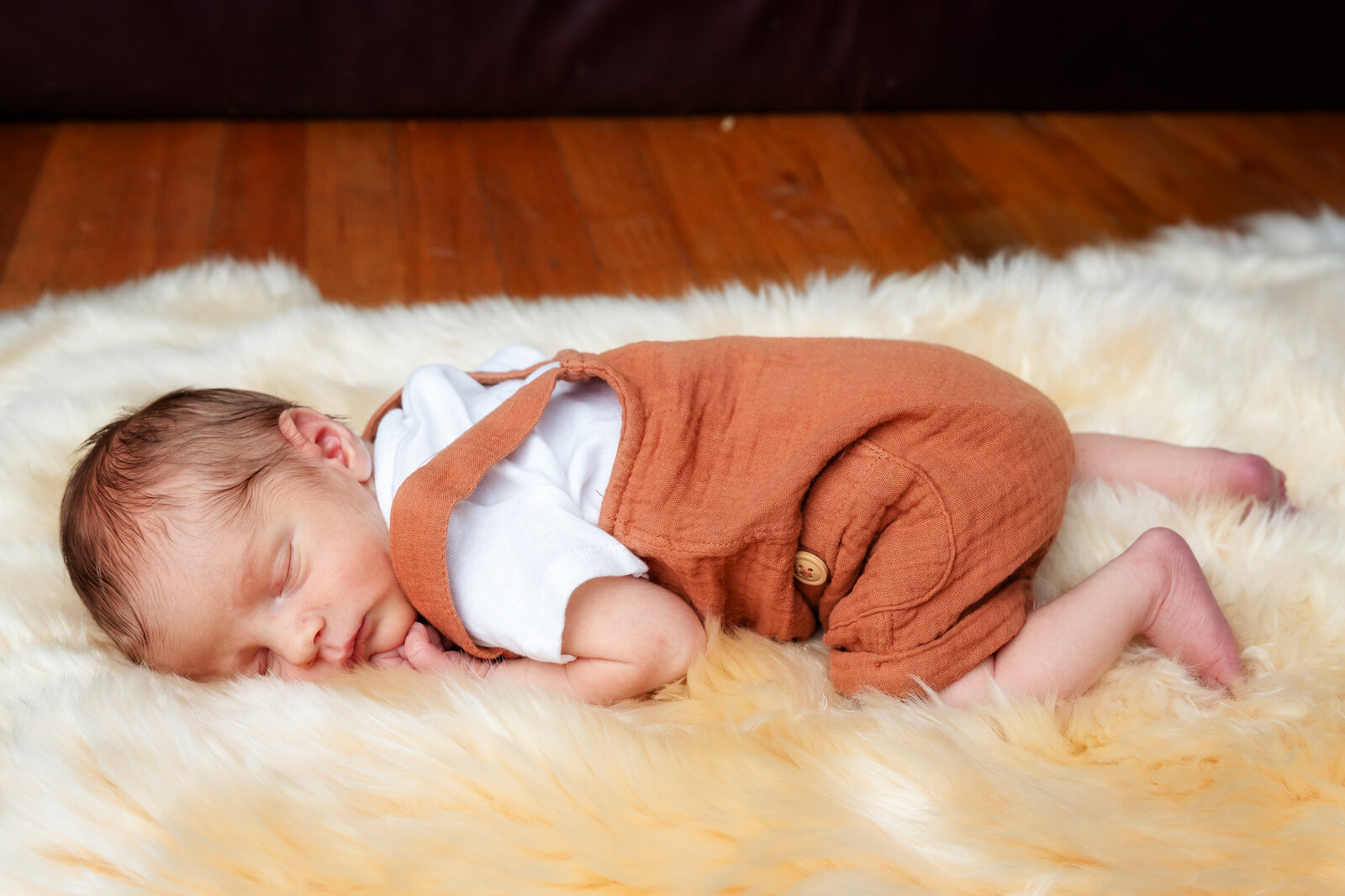 sleeping-newborn-lifestyle-session-nj-newborn-photographer