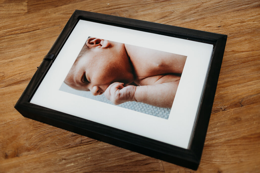 Newbornfotograafbrabant, fineartbabyfotos, fotograafbrabant, zundert, rucphen, halderberge, schijf, achtmaal, bosschenhoofd, bergenopzoom, babyfotos, breda, ulvenhout, bavel, rijsbergen