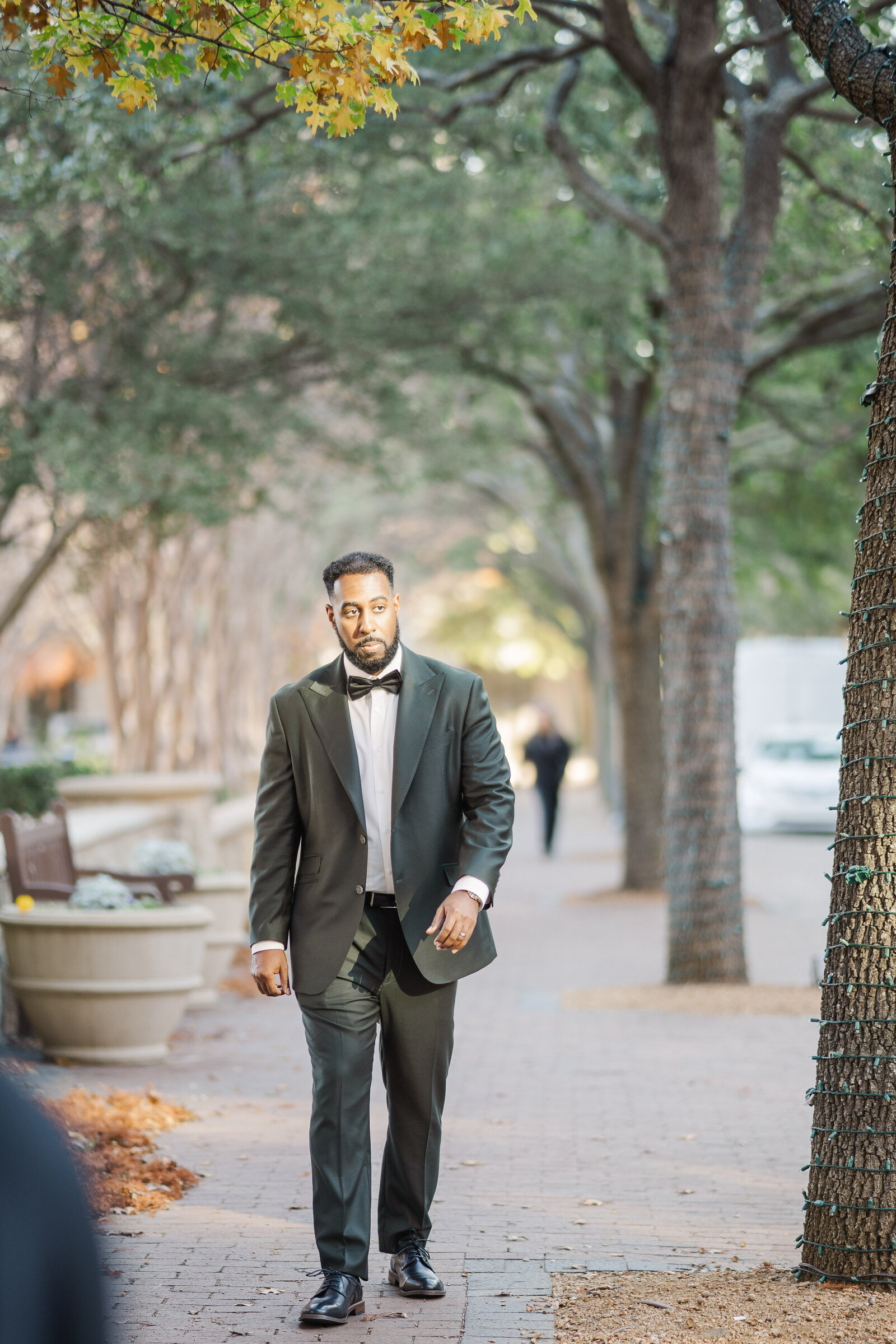 Solo photography outdoor for groom before wedding ceremony