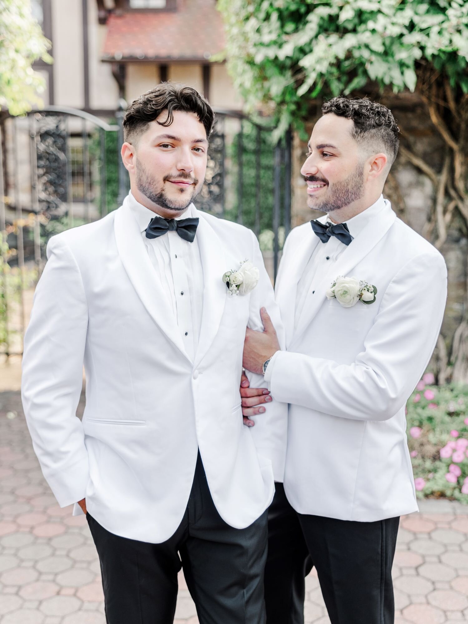 amberworks-floral-wedding-saint-clements-castle-portland-ct-11