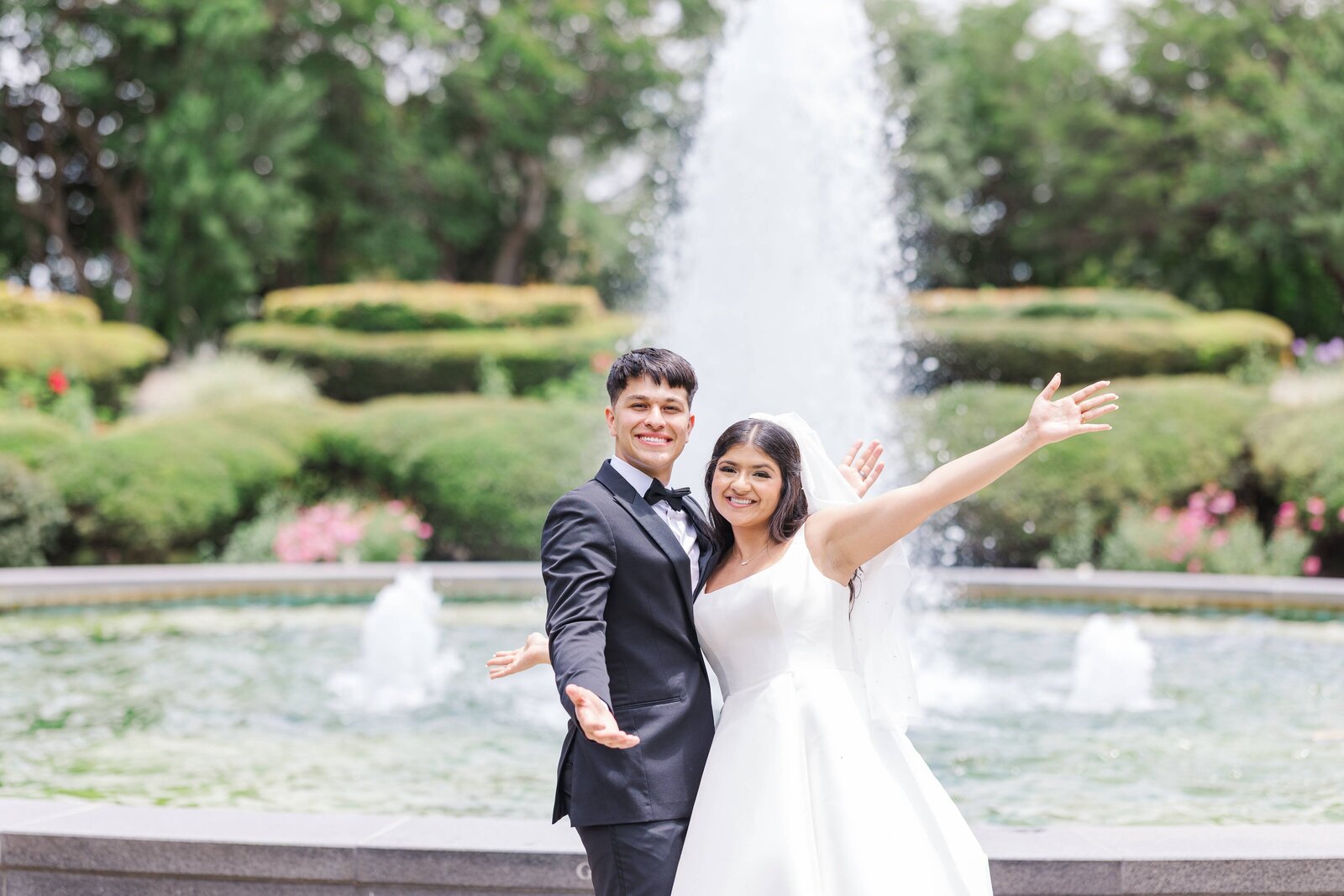 Wedding-photography-poses-for-couples
