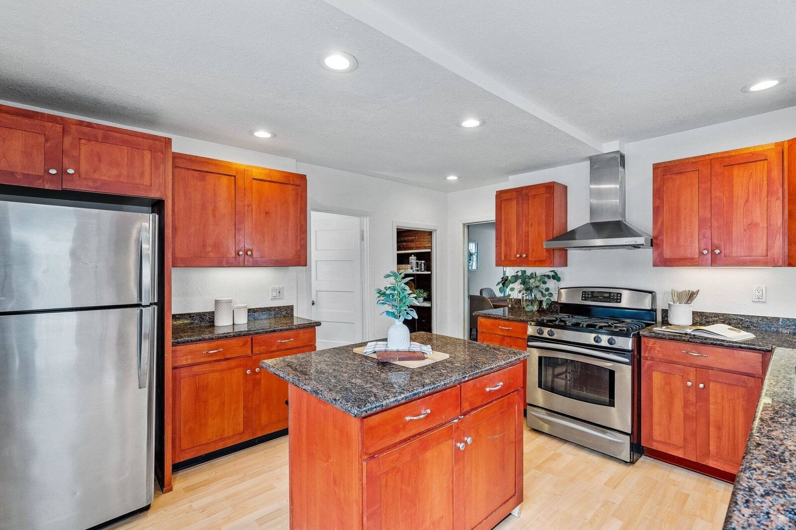 mls14_michael-jimenez-pacifica-real-estate-agent-homes-for-sale-kitchen-island