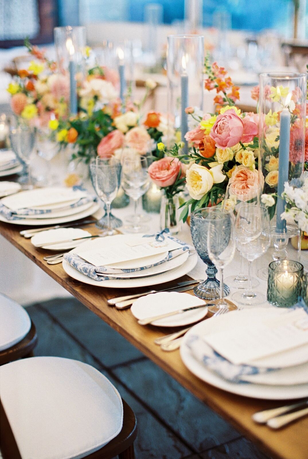 leila-james-events-newport-rhode-island-luxury-wedding-planner-castle-hill-inn-venue-erin-mcginn-wedding-photographer-bright-florals-CH0563 copy