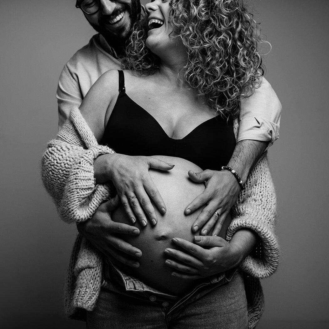 zwangerschapsfotosbrabant, zwangerschapsfotoinspo, buikfotoswitteblouse, buikfotoshootbrabant, zundert, rucphen, achtmaal, kleinzundert, rijsbergen, breda, halsteren, breda, roosendaal, bergenopzoom, artemisjpg