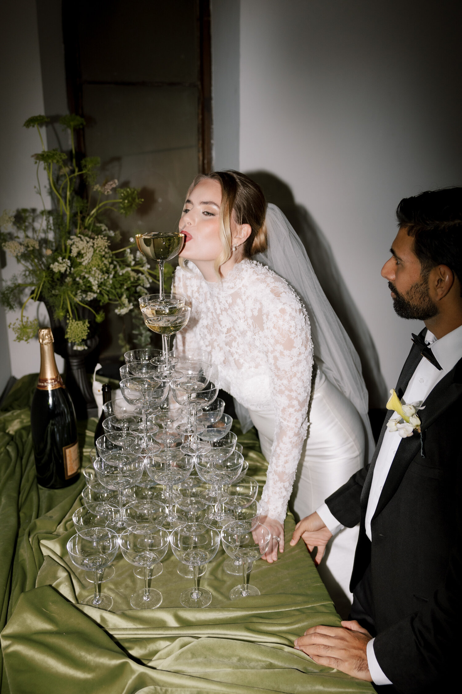 Philadelphia-Wedding-Photographer-Arches-6791